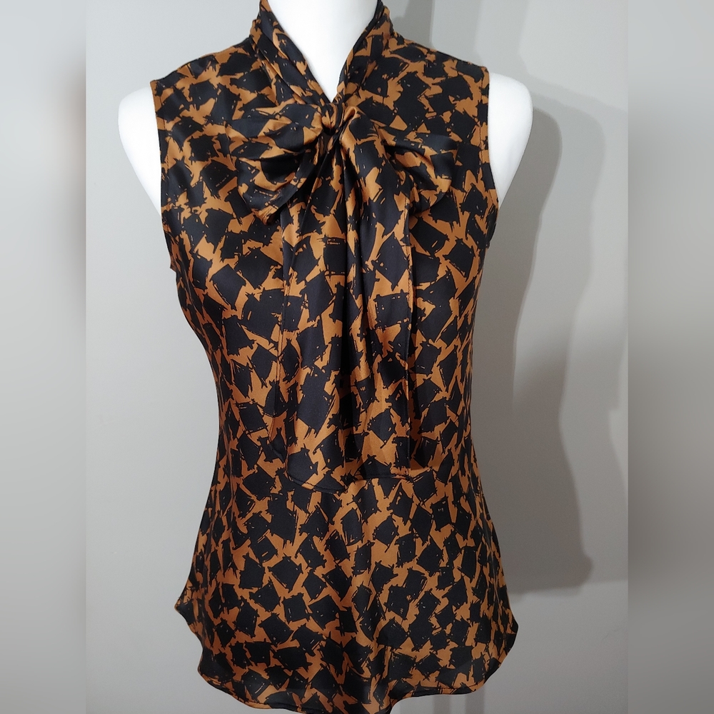 Sleeveless blouse